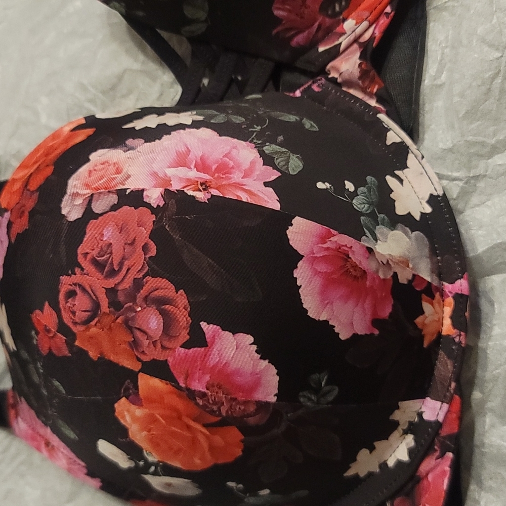 TORRID CURVE COLLECTION PUSH-UP PLUNGE BRA: BLACK/FLORAL: NWT: SZ 42D - Picture 2 of 5